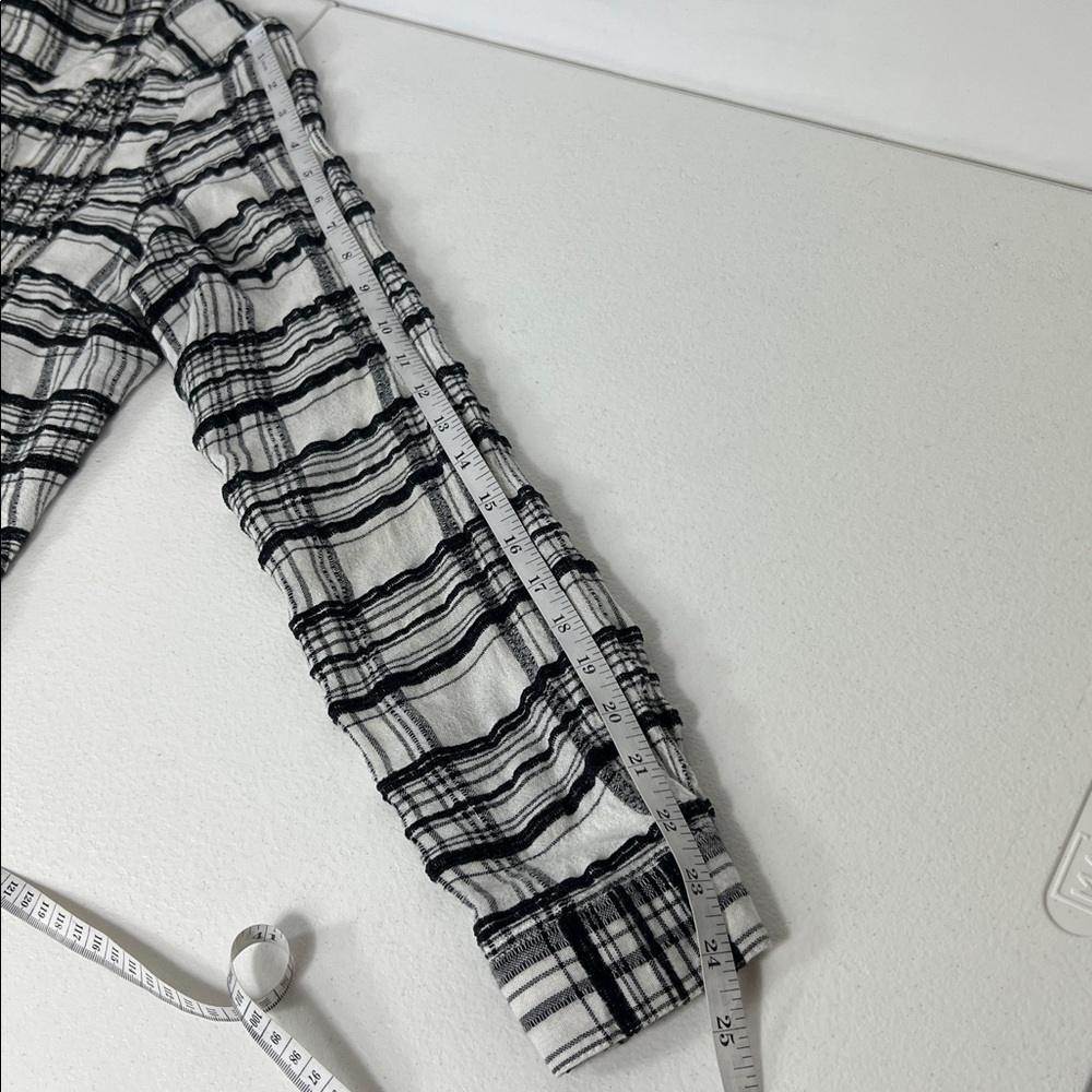 Anthropologie Sz 10 Tunic Black & White Pinktuck Button Front LS - Picture 7 of 9